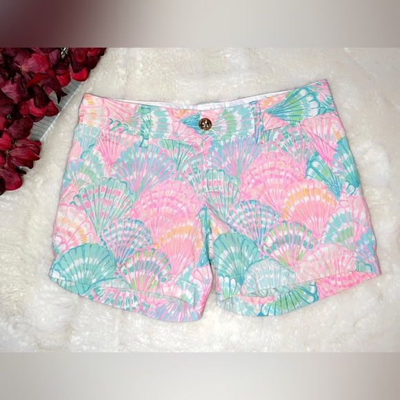 🆕LILLY PULITZER Shell Print The Callahan Short - Picture 2 of 5